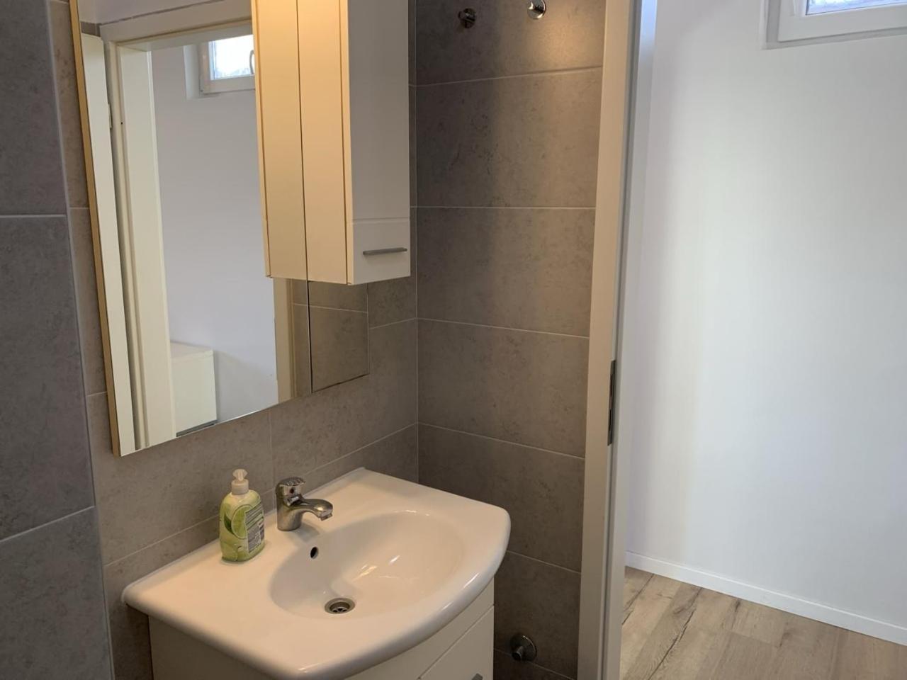 Vinka Apartment Sreser Ngoại thất bức ảnh